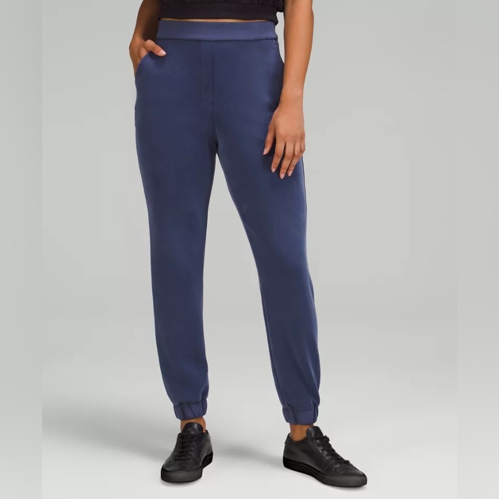 Lululemon softstreme relaxed HR pant